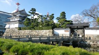 旭橋はちょっと斜めに造っています！