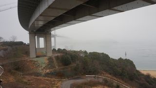 しまなみ海道サイクリングの起点であり終点の橋が架かる海峡