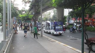 広告宣伝車を見かけました