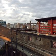 空襲で破壊された屋上神社