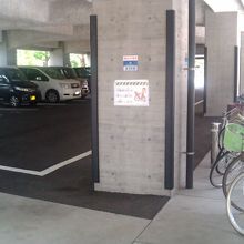 駐車場、駐輪場があります。