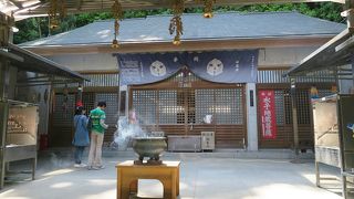 琴弾公園内の琴弾山の中腹にあります！