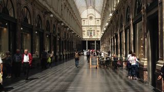 月曜日だからか人通りは少なかった