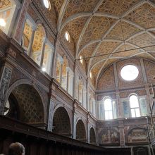 奥の部屋の内部