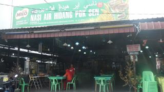 朝から営業しているマレーシア料理のレストラン