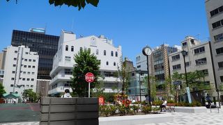 新橋駅近くの広い空間スペース