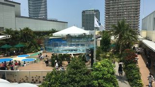 割引で大人1人の料金1100円で入りました。