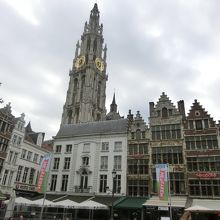 カフェなどがあります