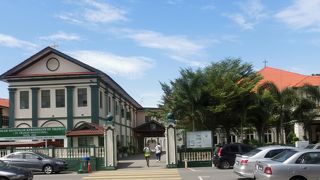 イスラム教国にあるカソリックの学校