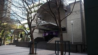 都会的なお寺です