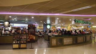 なかなか広いスタバ