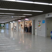 地下道アゼリア