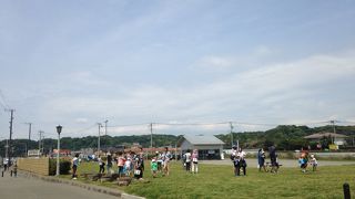 広い広場がある公園