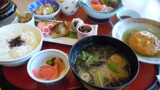 駅前で数少ない料理店