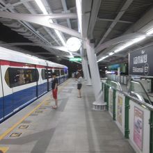 エカマイ駅 (BTS)