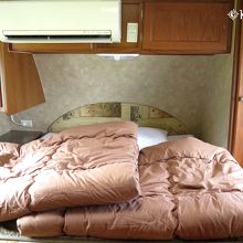 ベッドルーム。冷暖房付き。