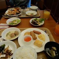 朝食バイキングも充実