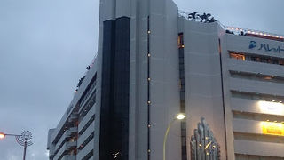 国際通りの入り口の便利な場所にあります