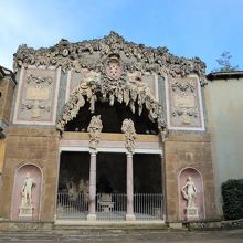 ブオンタレンティのグロッタ