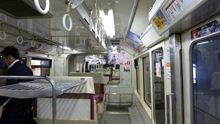 各駅停車は空いています