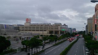 おもろまちの新都心にあります。