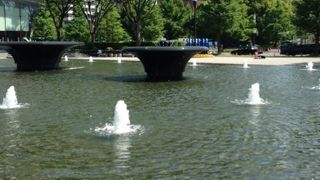 水の噴出していない瞬間を捉えました。