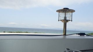 秋谷海岸を眺めながらのブランチ