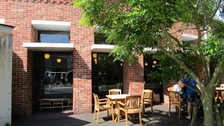 西南学院大学　西南クロスプラザ　レストランとカフェ