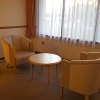 シングルルームなのに椅子2個