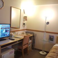 デスク回りも機能的