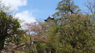 木造の美しい天守閣
