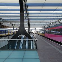 ホームの屋根も一新されました