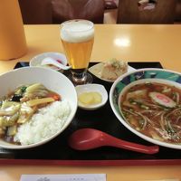 中華樹林の中華丼・ワンタンセット990円