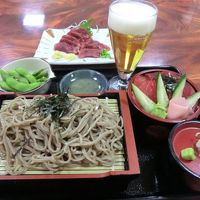 和食処あずさの馬刺し960円・ほろ酔いセット1180円