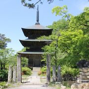 道の駅たかはたの近くにある三重の塔のある神社