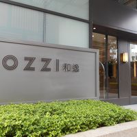 入口が大通り沿いではなく、変な感じ。