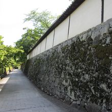 右側が滋賀院門跡の石垣