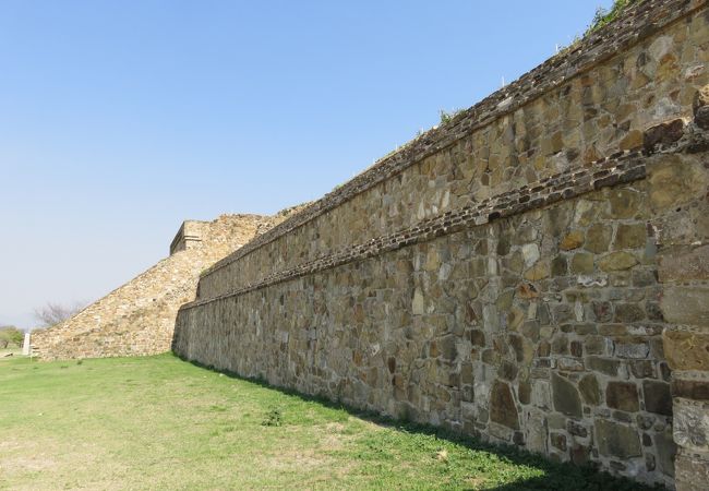 広場の中央にある大神殿