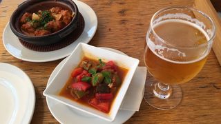 テラス席もあるお店