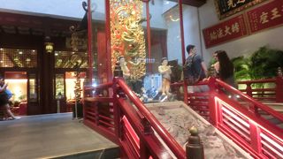 派手なつくりの大寺院