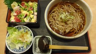 リーズナブルに和食ランチが食べられる。