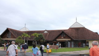 こじんまりした離島らしい空港です。