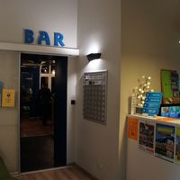 バー入口