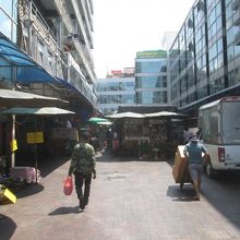 クローントム (泥棒市場)