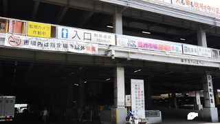 もうすぐ見納め、一等地の市場