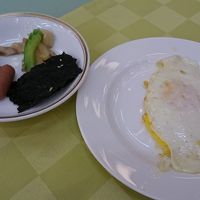 朝食会場は３階です