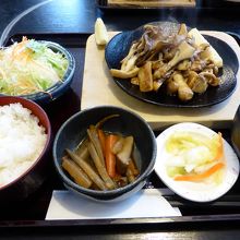 きのこバター炒め定食