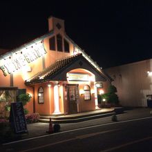 夜間のライトアップが