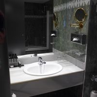 浴槽も広くアメニティも充実　ドライヤーもありました