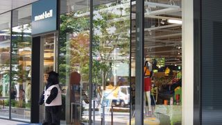 安定したアウトドアショップ